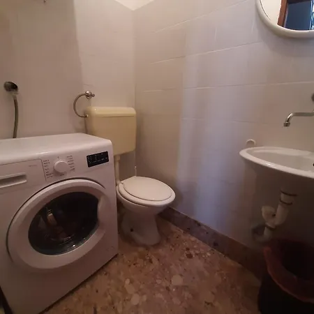爱美丽公寓酒店 *